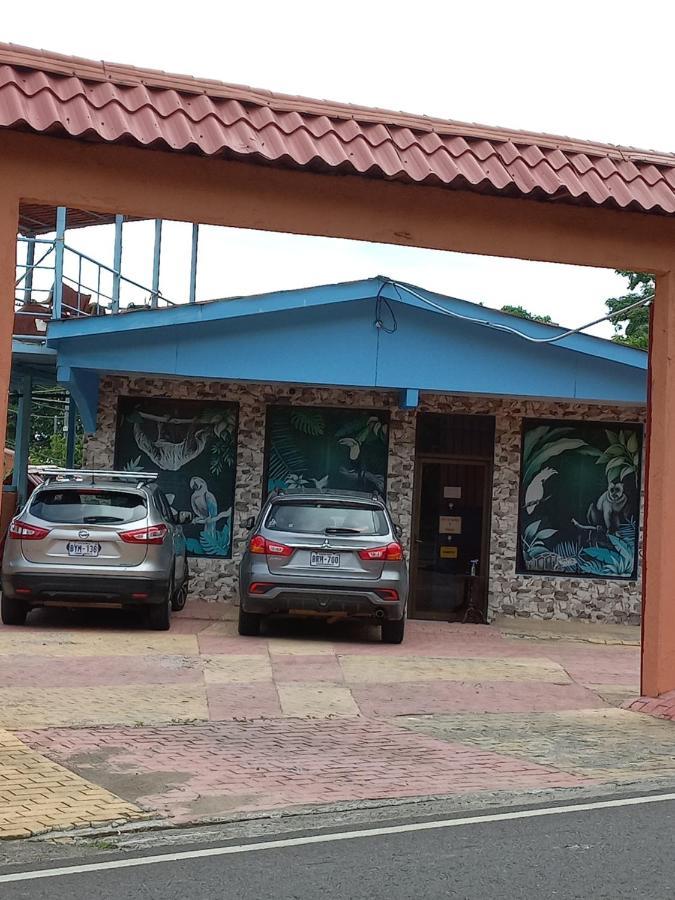 Hotel La Uvita Puerto Limon Exterior photo