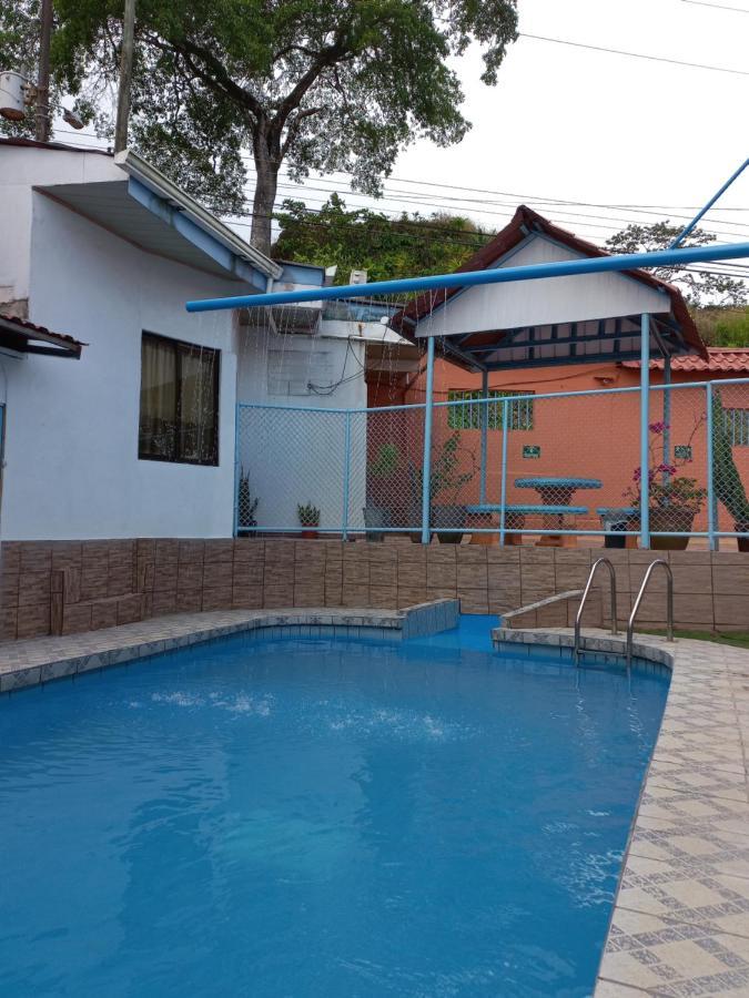 Hotel La Uvita Puerto Limon Exterior photo