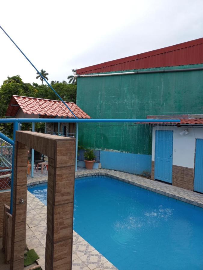 Hotel La Uvita Puerto Limon Exterior photo